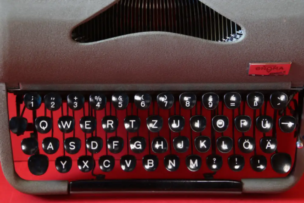 Vintage Groma Model N typewriter from 1953 /305109/ working condition pls read! 12