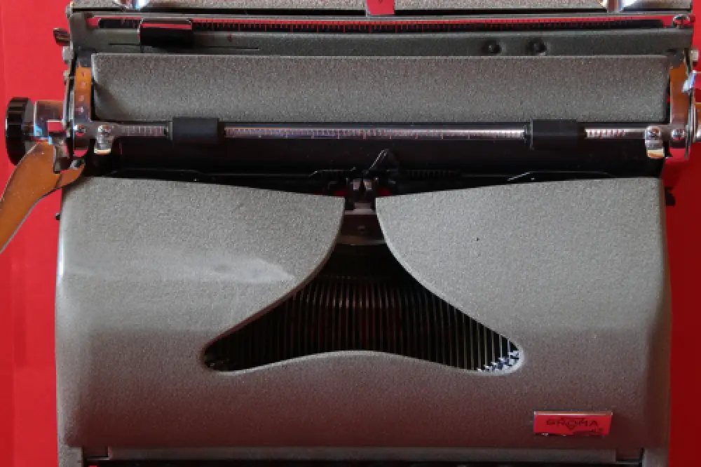 Vintage Groma Model N typewriter from 1953 /305109/ working condition pls read! 13