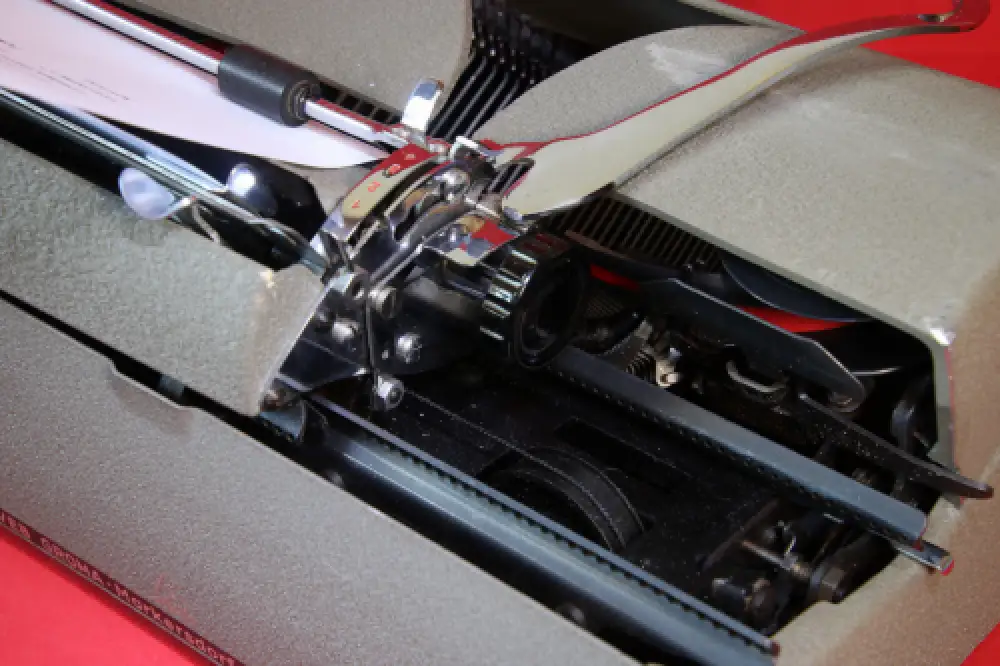 Vintage Groma Model N typewriter from 1953 /305109/ working condition pls read! 17