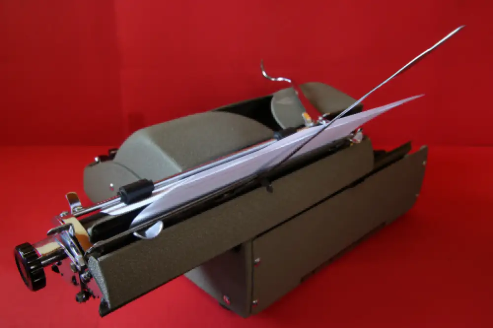 Vintage Groma Model N typewriter from 1953 /305109/ working condition pls read! 19