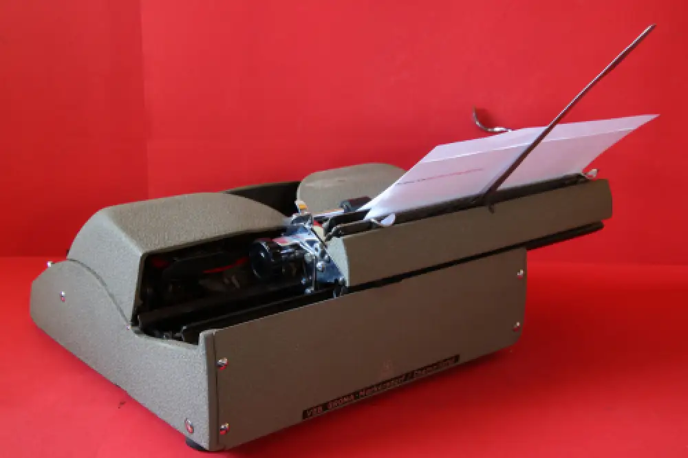 Vintage Groma Model N typewriter from 1953 /305109/ working condition pls read! 23