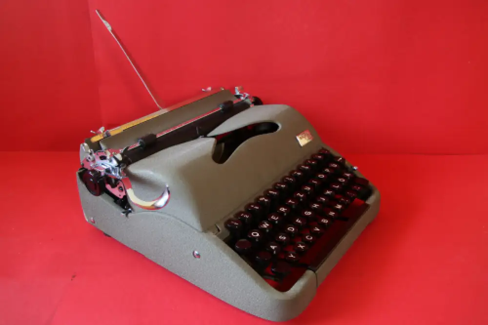 Vintage Groma Model N typewriter from 1953 /305109/ working condition pls read! 6