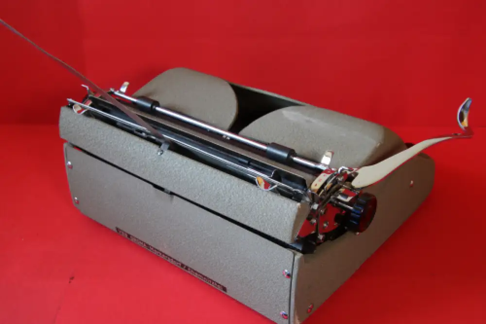 Vintage Groma Model N typewriter from 1953 /305109/ working condition pls read! 8