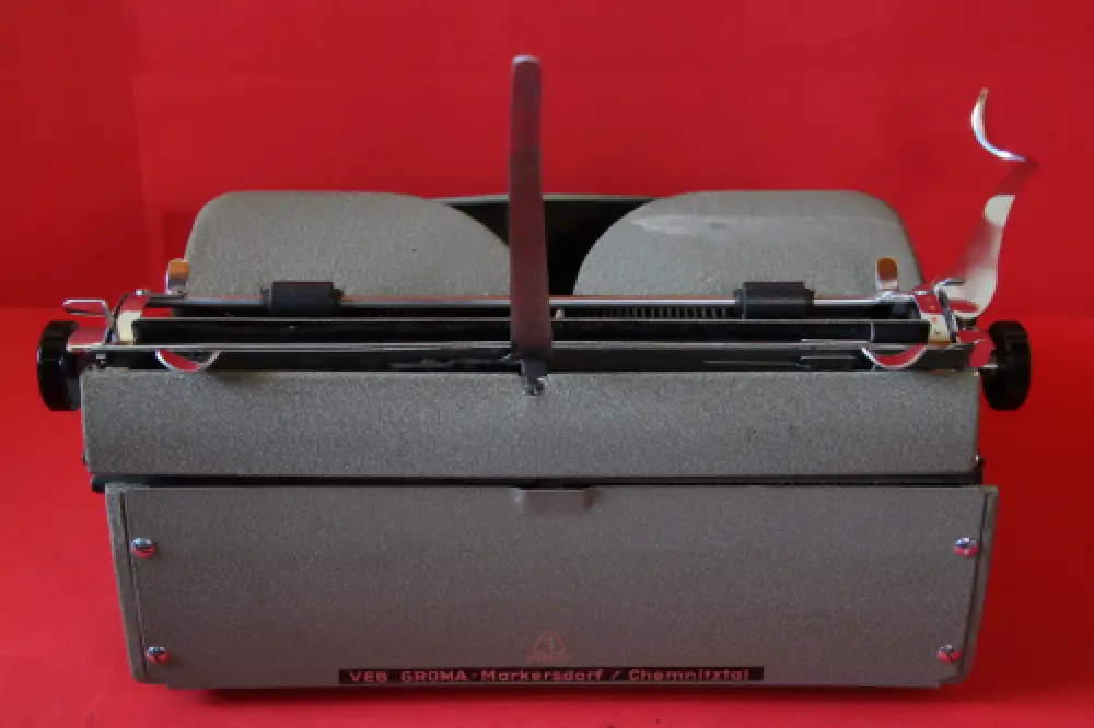 Vintage Groma Model N typewriter from 1953 /305109/ working condition pls read! 9