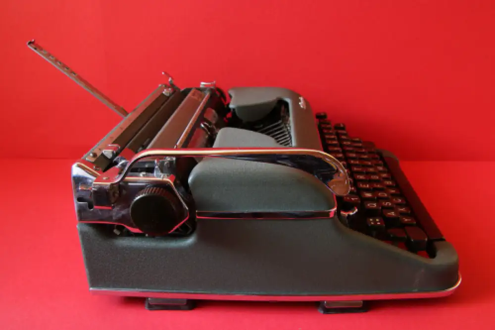 Vintage Olympia SM3 dark gr very good condition w own case tested 1957 / 1007604 1