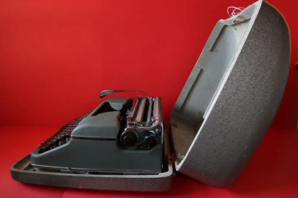 Vintage Olympia SM3 dark gr very good condition w own case tested 1957 / 1007604 10