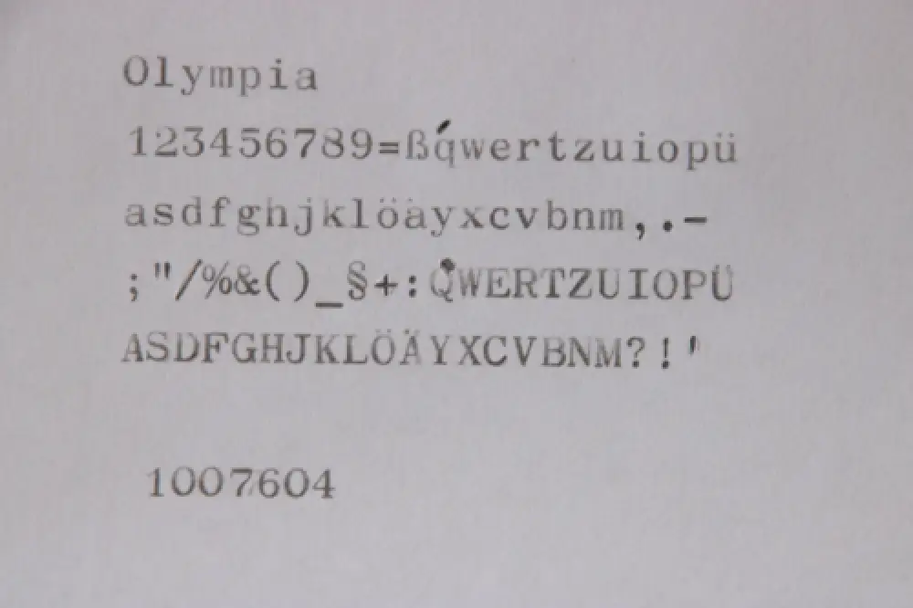 Vintage Olympia SM3 dark gr very good condition w own case tested 1957 / 1007604 8