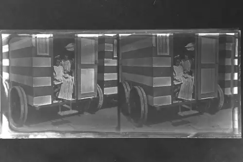 Antique Glass negative Stereo Oostende, Woman&Kid in Bath Maschine 1900s