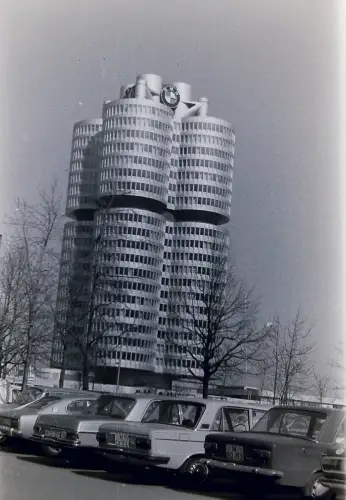Orig Film Negativ  München BMW Tower&alte PKW-s 1970s B14/12/35