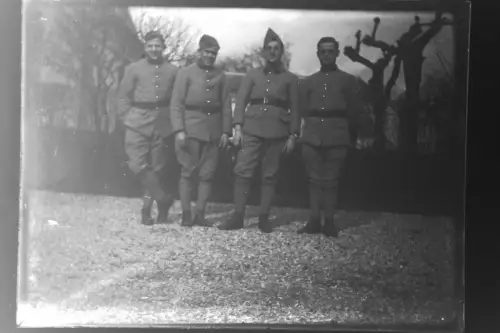 Antikes Glasnegativ Soldaten in Uniform in Frankreich 1900er 9x12cm