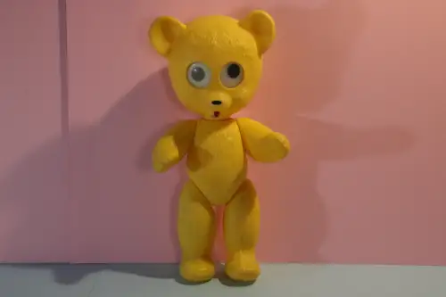 Vintage DMSZ Ungarisches Spielzeug mundgeblasene Kunststoff Baer gelb mit bew...