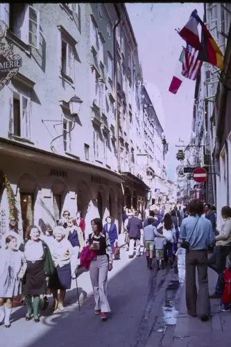 Original DIA Film Slide 35mm Salzburg Fussgängerzone Austria  1974 B3L53
