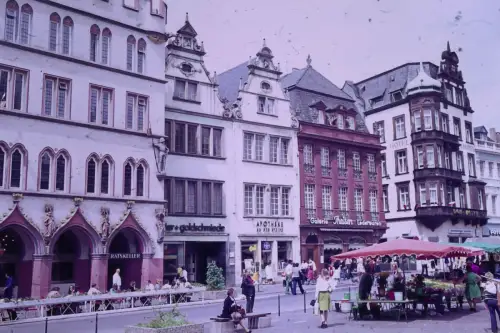 Original DIA Film Slide 35mm Trier Hauptmarkt Strassenszene '60s B9/R46