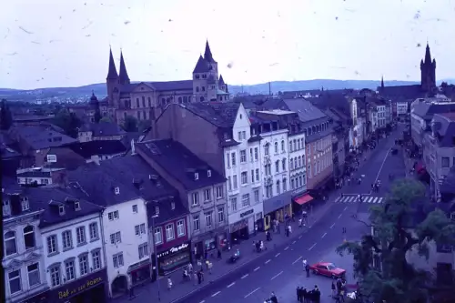 Original DIA Film Slide 35mm Trier Simeonstrasse Strassenszene '60s B9/R49