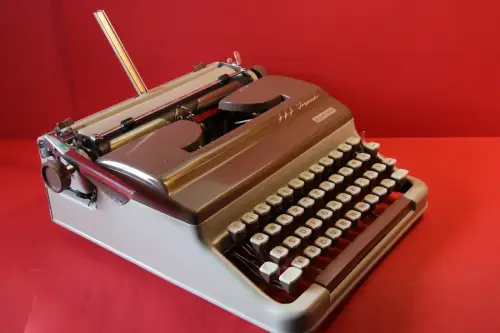 Vintage Torpedo 18 Brillant Super Schreibmaschine 2farbig - braun-cream 