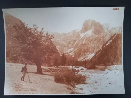 Altes Wanderer im Hochgebirge – sepiafarbene Landschaft   K.Dornach 1930/40