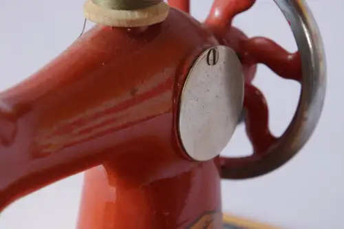 Vintage Kinder Sägemaschine Made in UdR Holzsohle funktionierendes Spielzeug ...