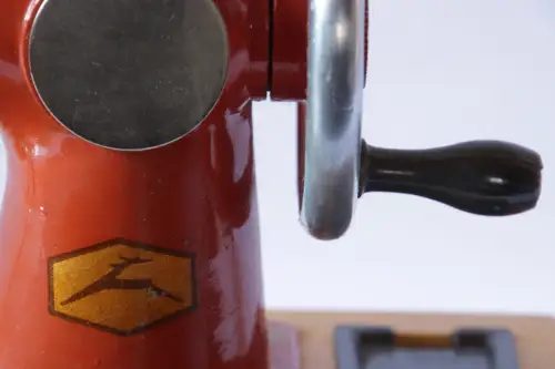 Vintage Kinder Sägemaschine Made in UdR Holzsohle funktionierendes Spielzeug ...