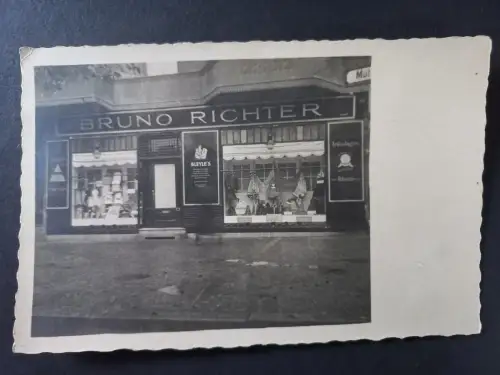 AK Postcard Reklame Foto-AK Bruno Richter, Textilgeschäft, Ladenansicht Berlin
