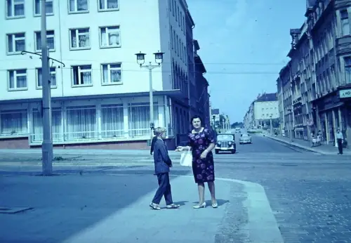 Orig DIA Film DDR Saalburg Ebersdorf in Thüringen /?/ Strassenszene '60s B11/2/4