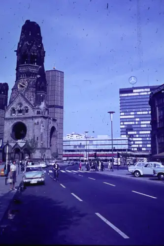 Original DIA Film Slide 35mm Berlin Kurfürstendamm  Street Scene  '66 B3L7