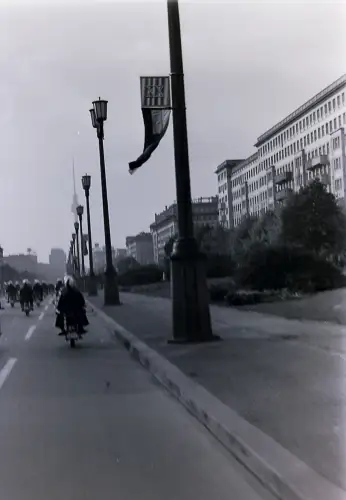 Orig Film Negativ DDR  Berlin Frankfurter  Allee&Strassenszene   1971  B14/12/11