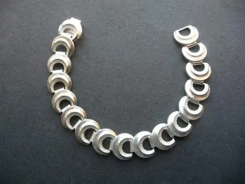 Armband im Schuppenmuster / Silber 835