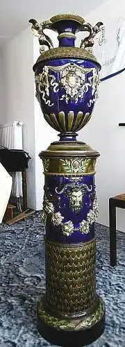 Außergewöhnliche Blumensäule mit griech. Gott Pan