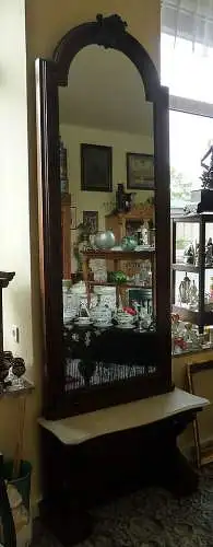 Vornehme Spiegelkonsole - fast 2,5 Meter hoch