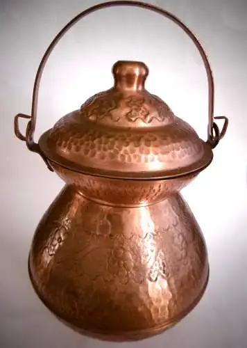 Bezaubernder Vintage Krug aus Kupfer mit schöner Verzierung von "Albania"
