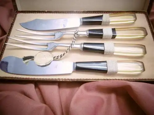 Elegantes, unbenutztes Set "Butter- + Käsemesser" Fa. Alto Solingen, 4-teilig