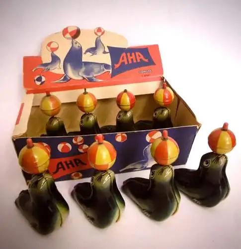 Antike Blechrobben von AHA Lehmann im originalen Verkaufskarton, 8 Stk.