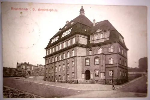 Alte Postkarte / Ansichtskarte "Reichenbach i. Vgtl. Gewerbeschule", gel. 1915