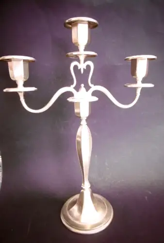 Beeindruckender großer Kerzenleuchter in nostalgischem Design, 3 armig, silbern
