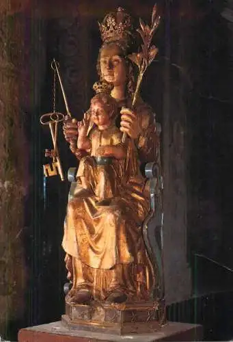Fine arts statue Poitiers Notre Dame la Grande statue