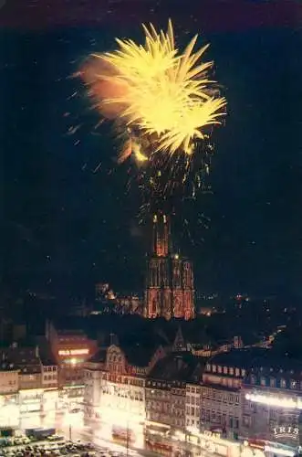 France Strasbourg Feu d'Artificie sur la Cathedrale vue de nuit