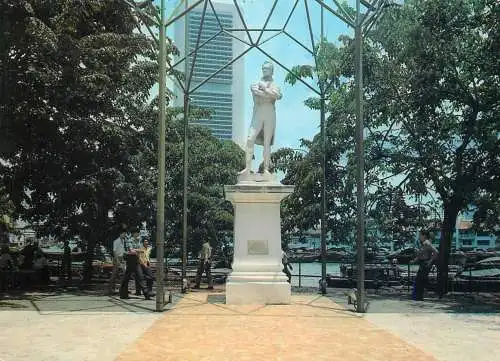 Singapore Sir Stamford Raffles monument