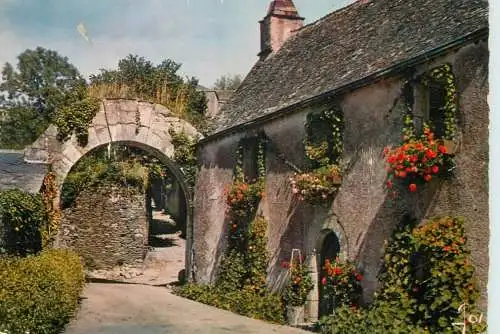 France Bretagne pittoresque Rochefort-en-Terre (Morbihan) Maison fleuries