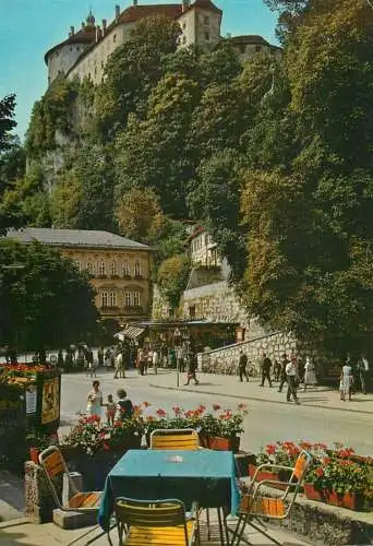 Austria Alpenstadt Kufstein Tirol Oberer Stadtplatz mit Festung