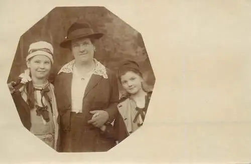 Children and family groups souvenir photographic postcard