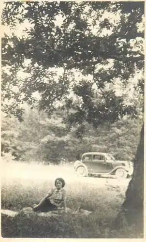 Photographic postcard Godolo Hungary classic car 1940