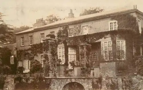 Mansion house to identify photographic postcard