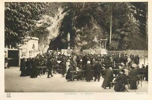 France Lourdes la grotte