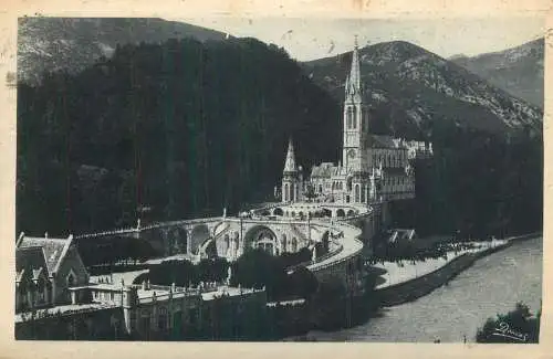 France Lourdes basilica