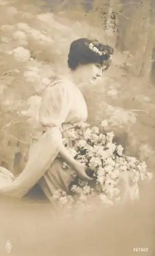 Beauty lady portrait 1915