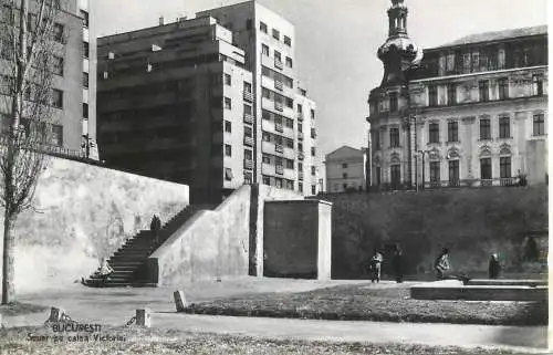 Romania Bucuresti Scuar pe Calea Victoriei