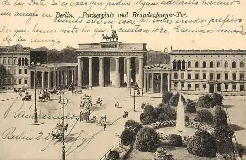 Germany Berlin Pariserplatz und Brandenburger Tor