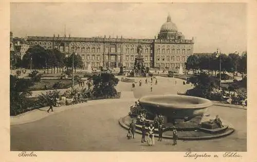 Germany Berlin Lusgarten und Schloss