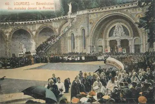 France Lourdes Benediction des Malades devant le Rosaire