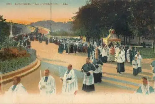 France Lourdes La Procession